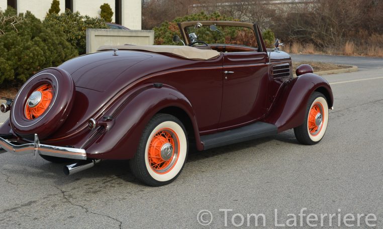 1935 Ford Deluxe 48 Cabriolet